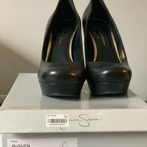 Jessica Simpson - black pump size 8.5